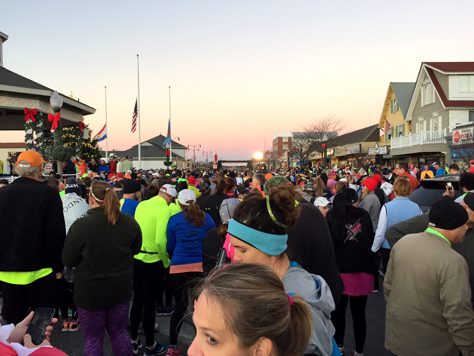 Runners hanging around near the start.